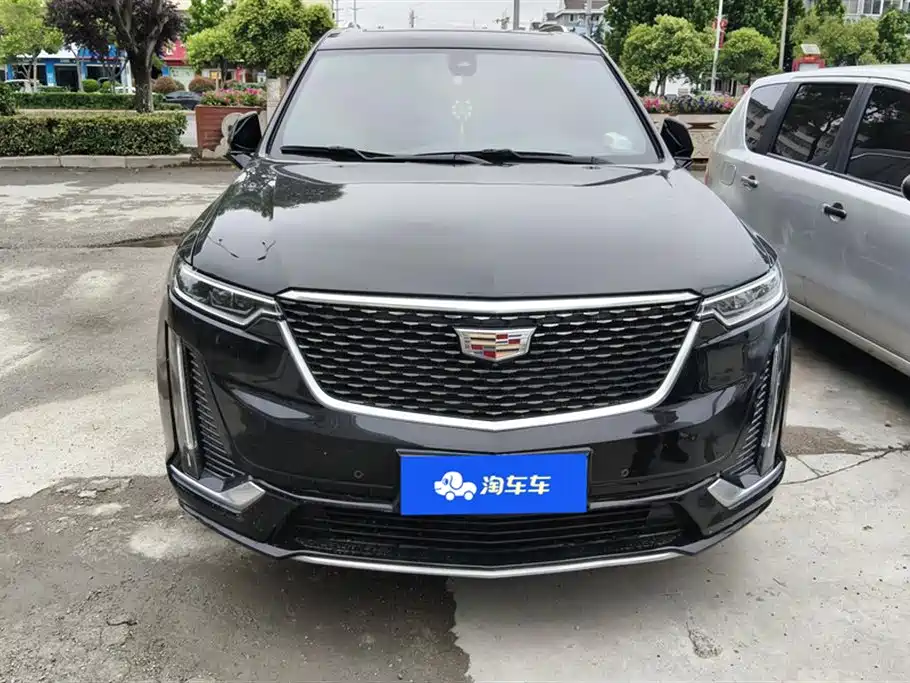 CADILLAC XT6