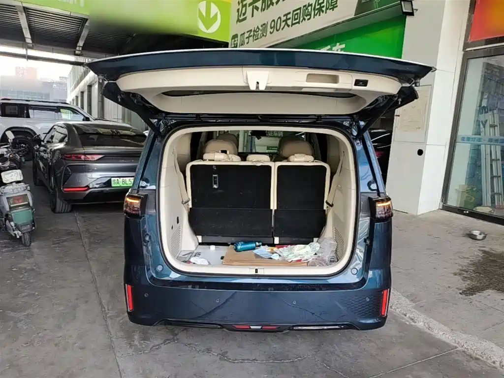 Voyah Auto Voyah Dreamer 2025 PHEV AWD Flagship Kunpeng Edition фото 19