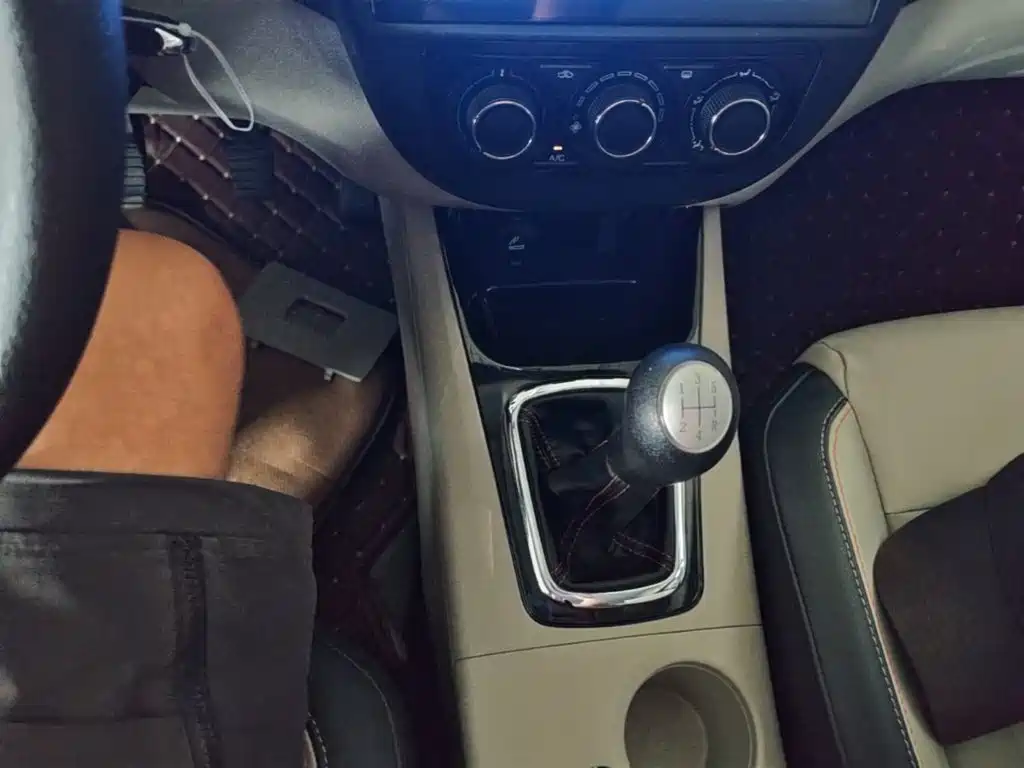 Dongfeng Fengxing Joyear X3 2016 2016 1.5L Comfort
