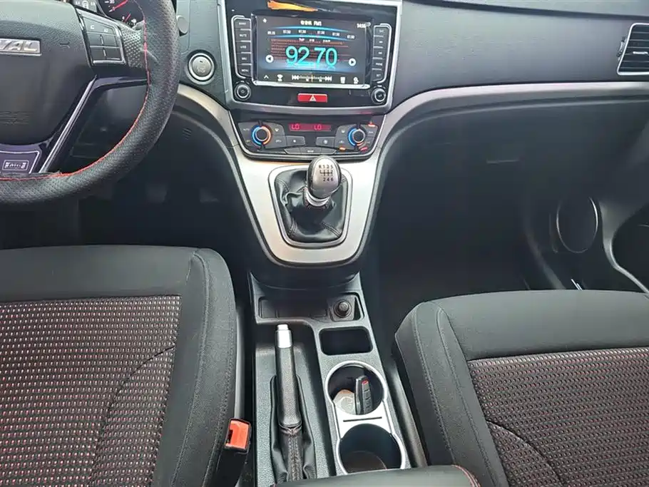 Haval M6 2019 1.5T Manual 2WD Urban Type China VI фото 16