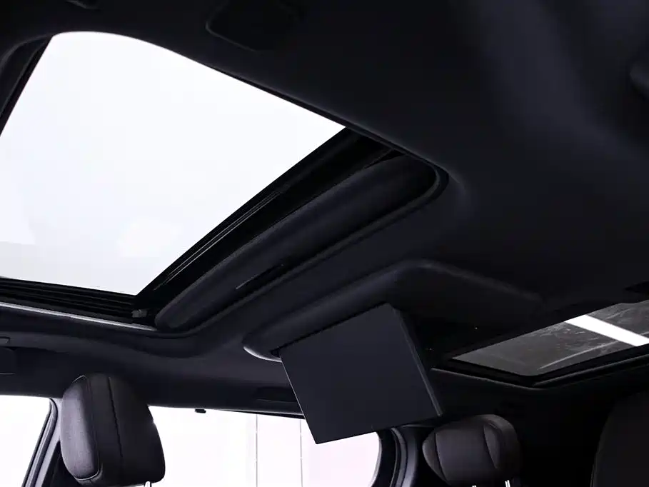 Toyota Sienna 2021 2.5L Hybrid Platinum Edition фото 10