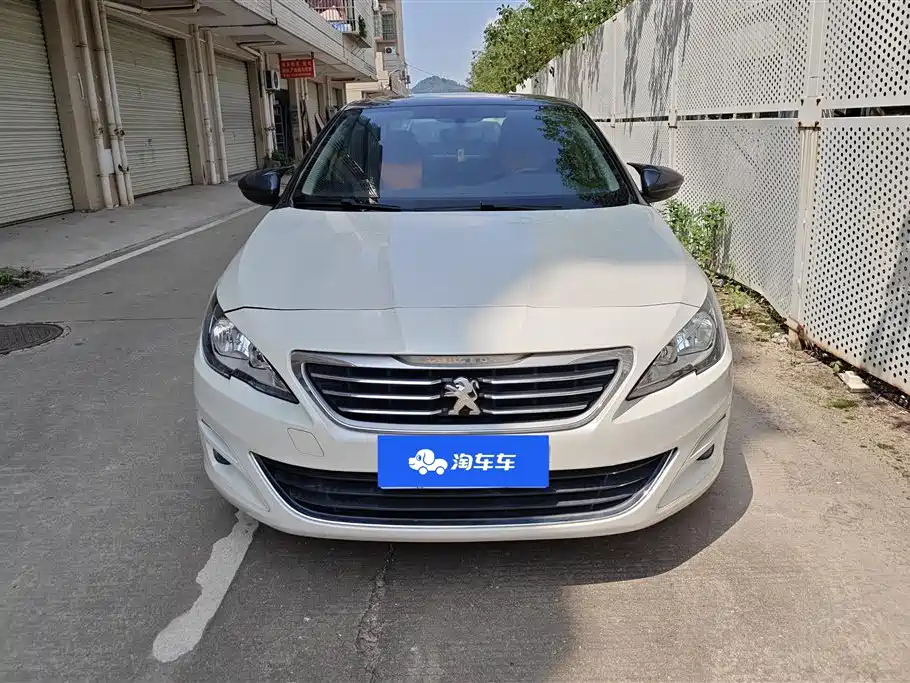 Peugeot 408 2015 Model 1.2T Automatic Luxury Edition фото 2