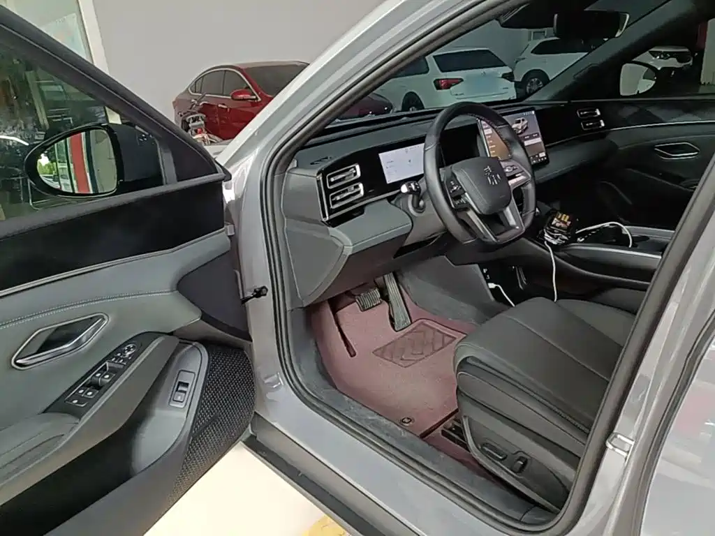BYD Qin L 2026 2026 Model DM-i Smart Drive Edition 128KM Pioneer