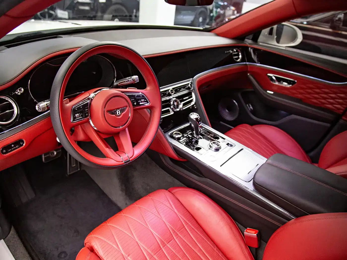 Bentley Flying Spur 2021 4.0T V8 Standard Version фото 4