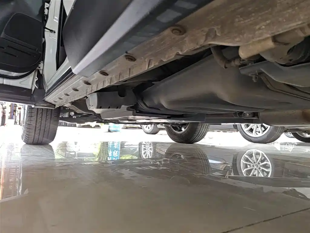 Toyota RAV4 Rongfang 2016 2.0L CVT 2WD Urban (China V) фото 22