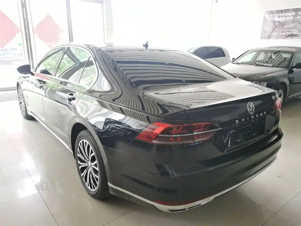 Volkswagen Phideon 2018 Facelift 380TSI FWD Business фото 5