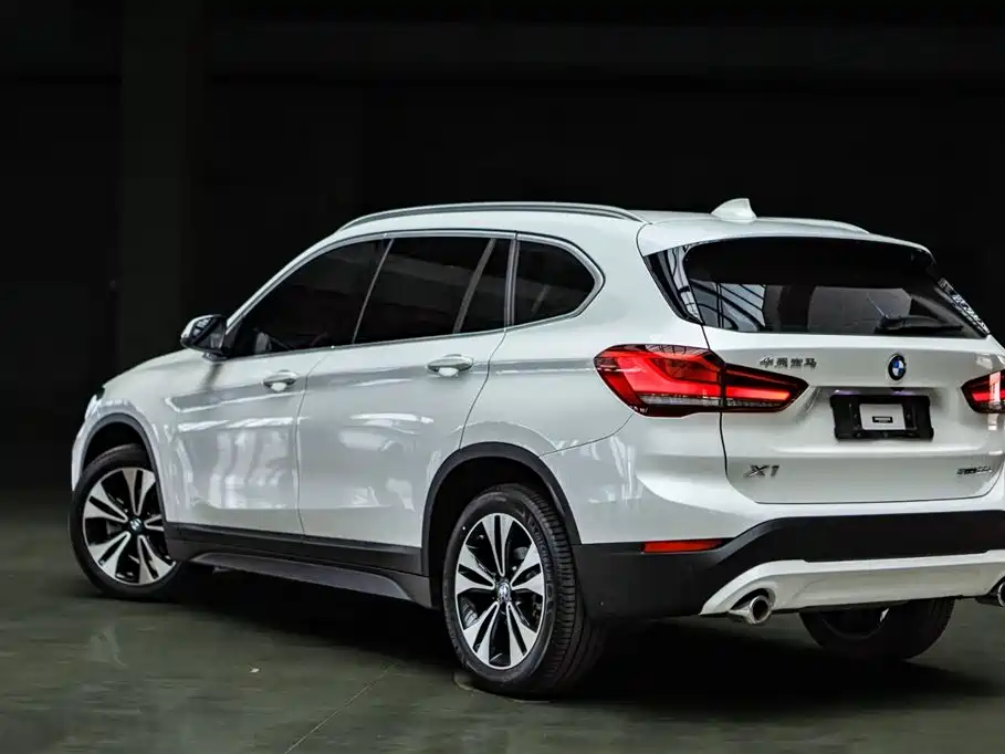 BMW X1 2022 sDrive20Li Fashion фото 5