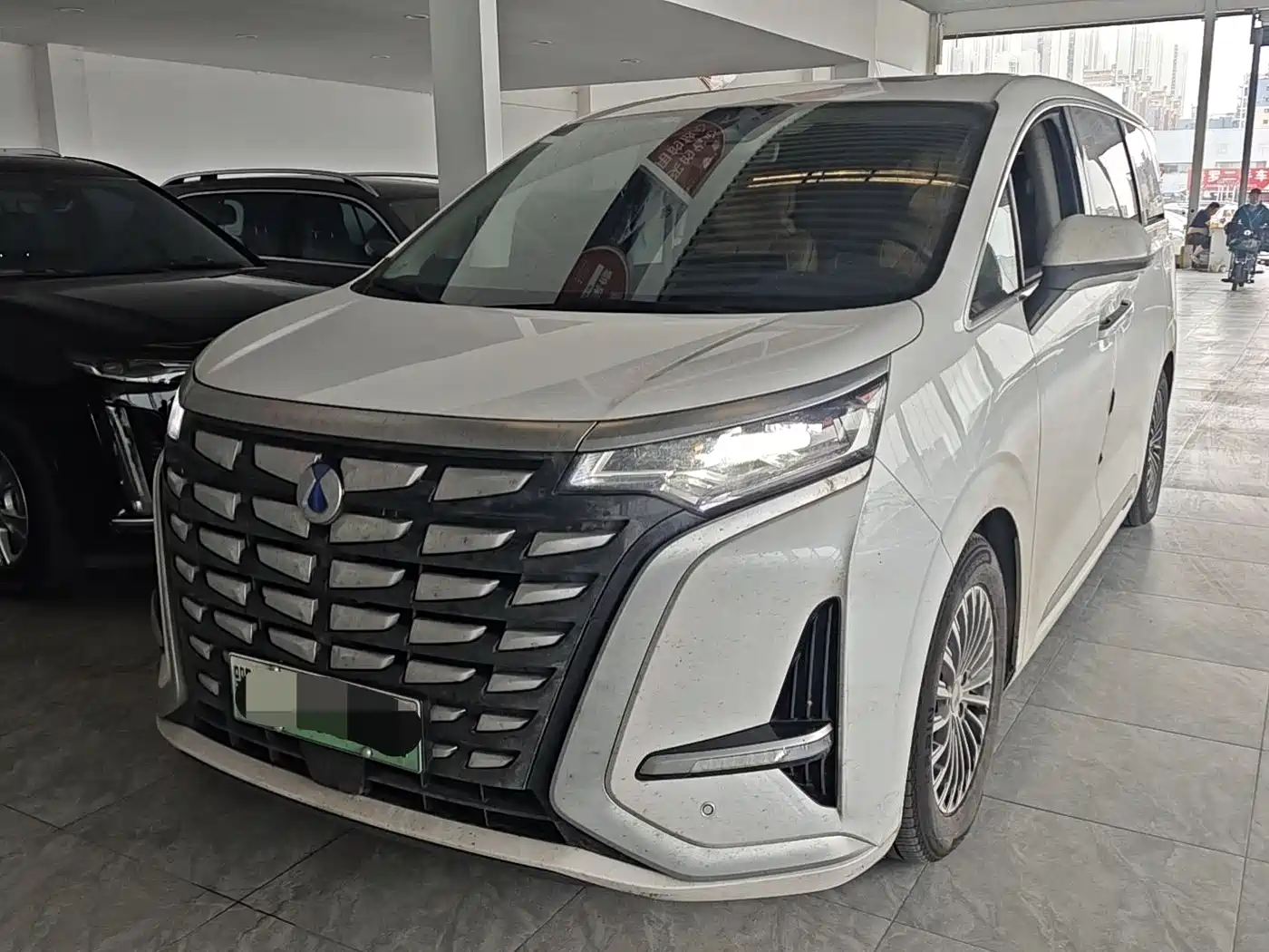 Denza D9 2024 DM-i 980 AWD Premium