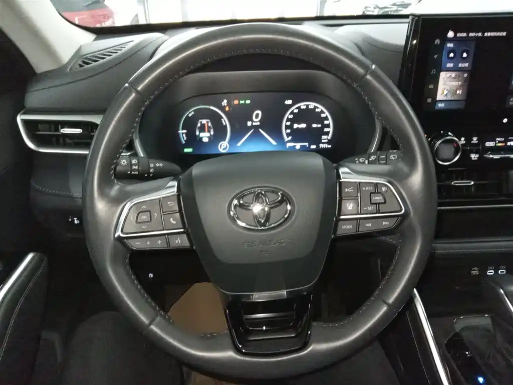 Toyota Highlander 2024 2.5L Smart Hybrid 4WD Premium 7-seater фото 7