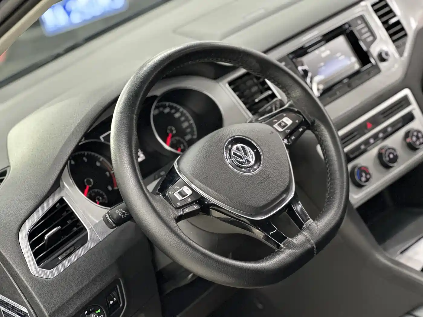 Volkswagen Golf Sportsvan 2016 230TSI Automatic Progressive фото 25