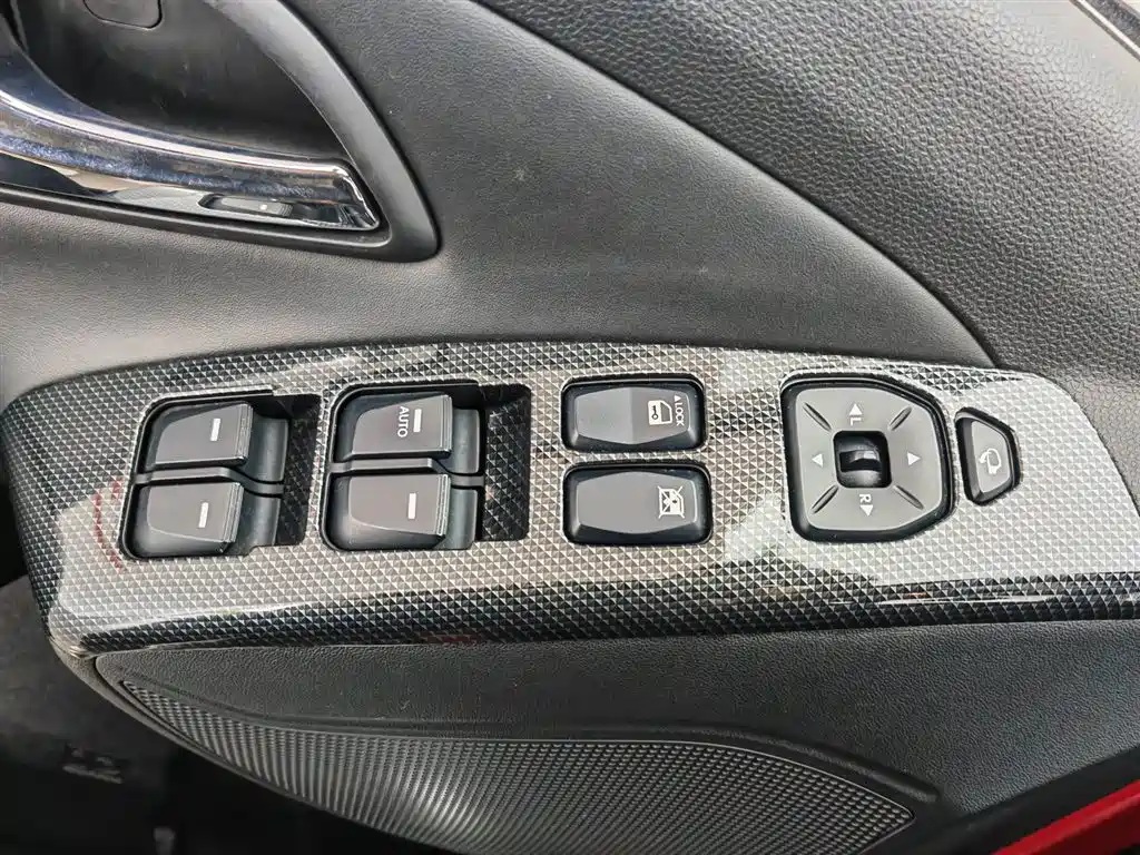 Hyundai Beijing Hyundai ix35 2013 2.0L Auto 2WD Smart GLS China IV фото 9