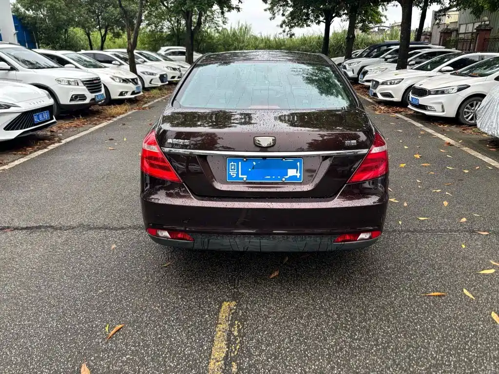 Фото 9 - Geely Emgrand