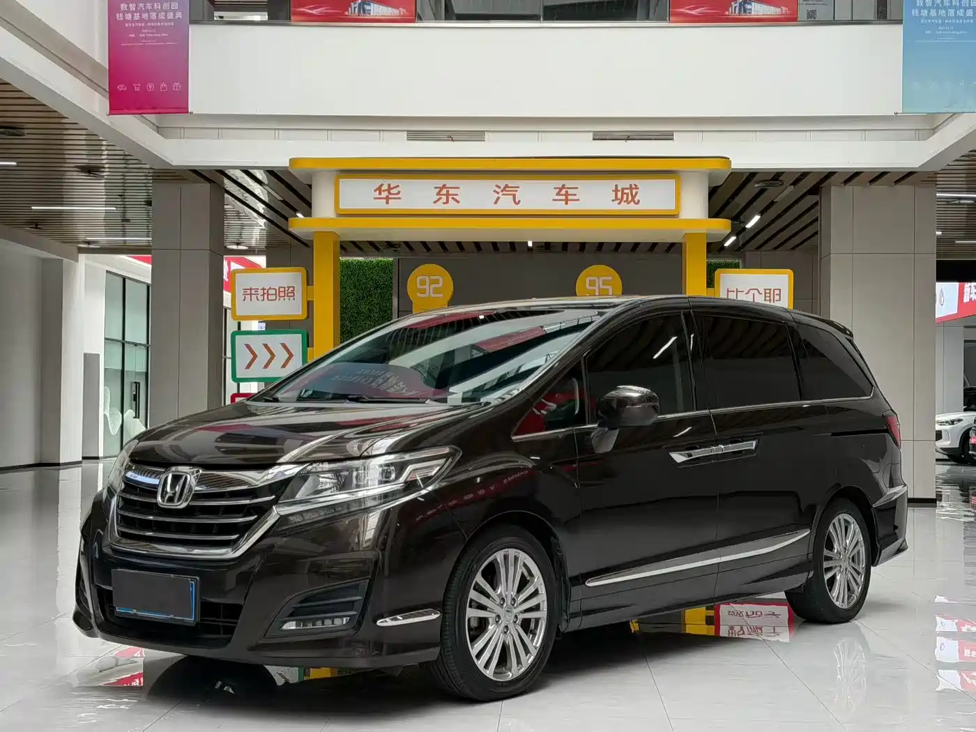Honda Elysion 2016 2.4L Fashion Edition