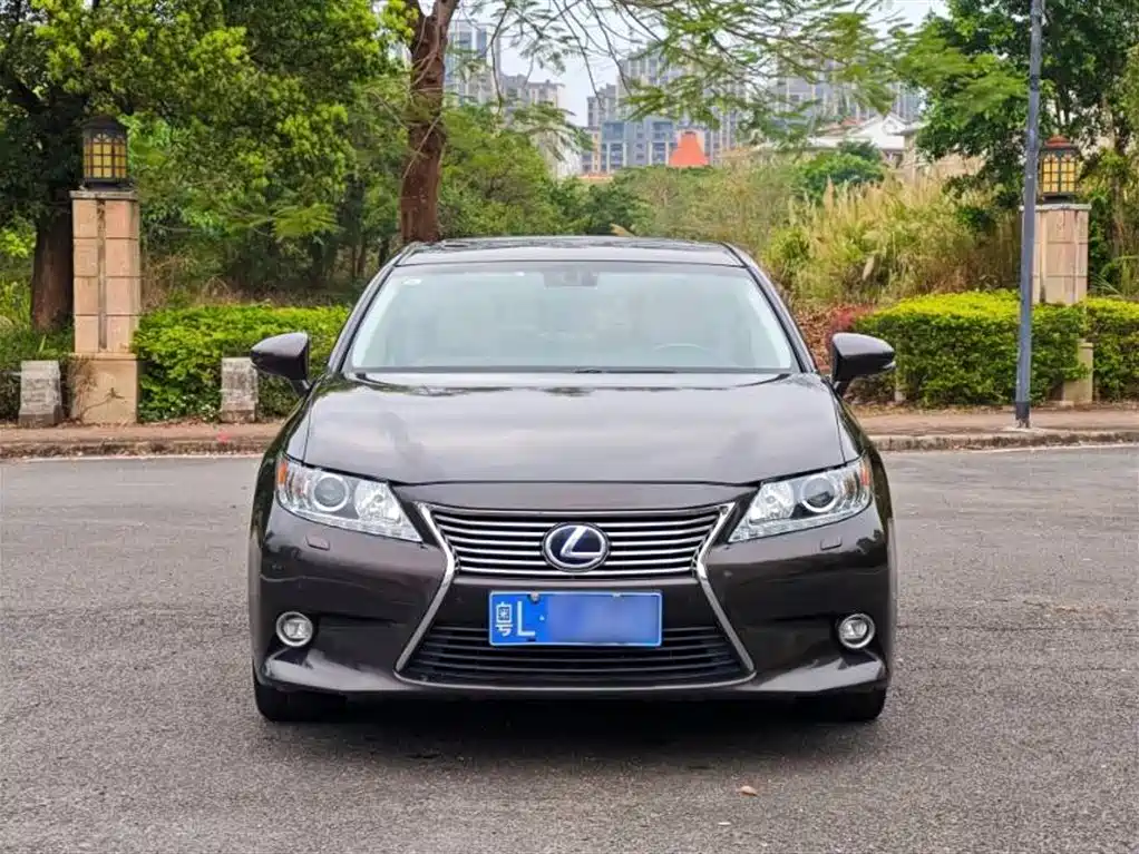 Lexus ES 2014 300h Elite Edition фото 3