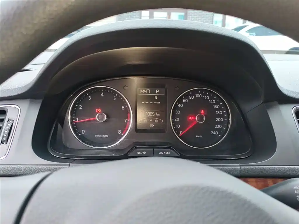 Volkswagen Lavida 2013 Facelift Classic 1.6L Automatic Comfort фото 12