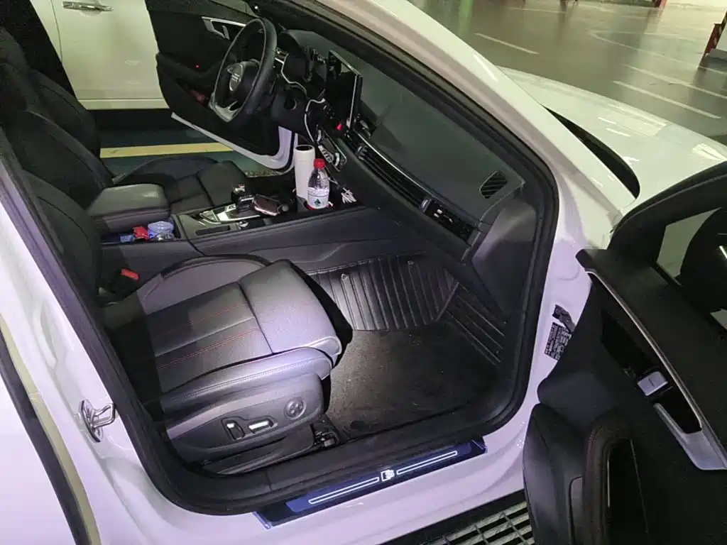 Audi A4L 2025 2025 2 Million Celebration Edition 40 TFSI Luxury Dynamic