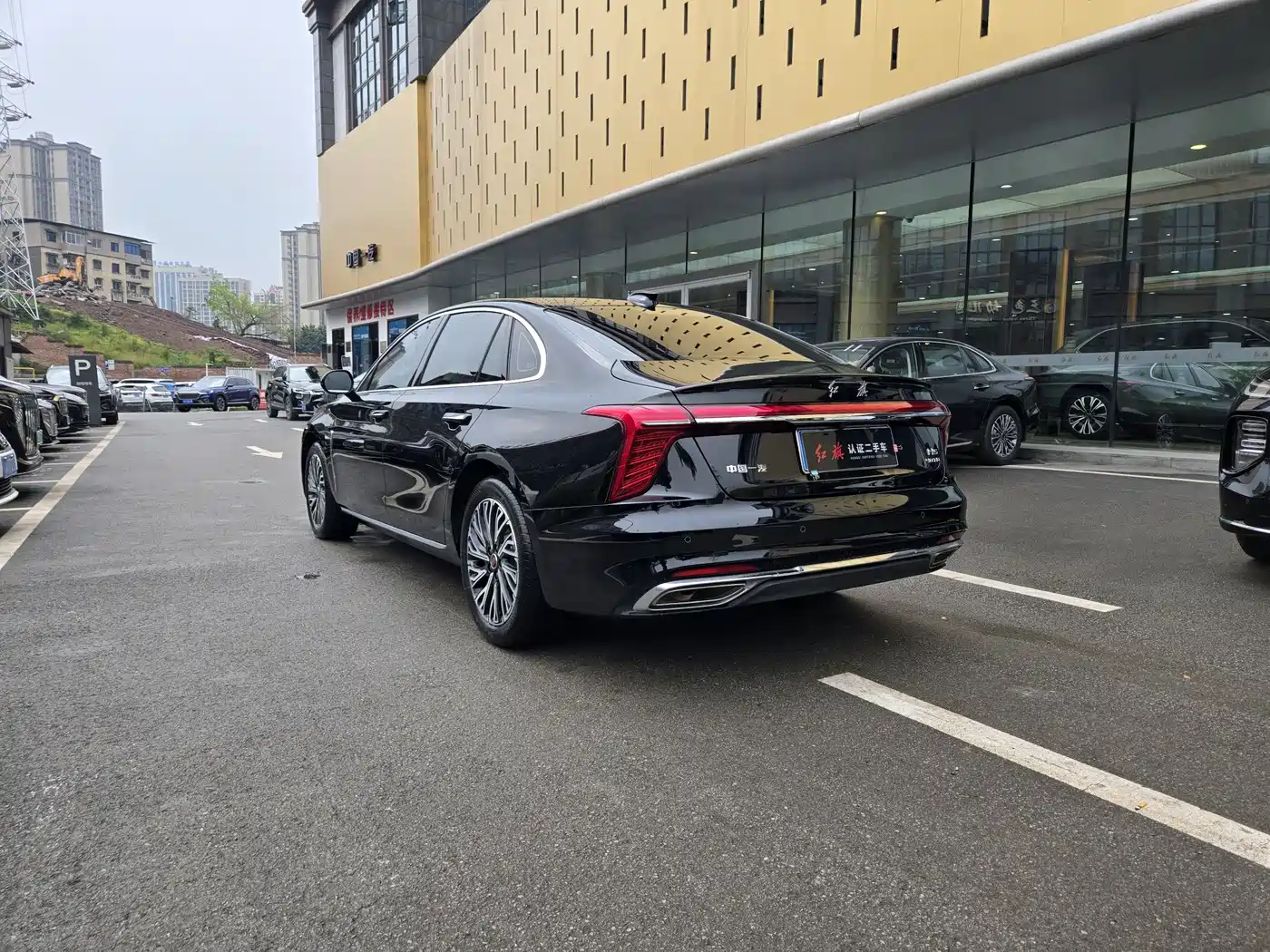 Hongqi H5 2025 2.0T Automatic Flag Celebration 500,000 Units Anniversary Edition фото 6