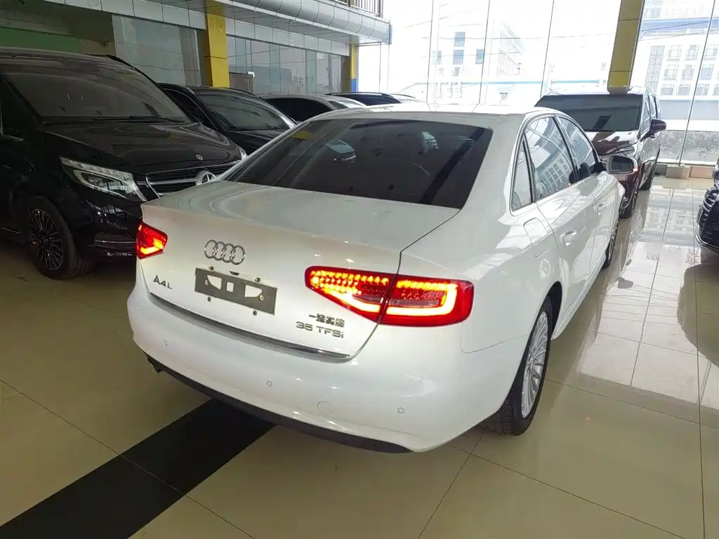 Audi A4L 2015 35 TFSI Auto Comfort фото 5
