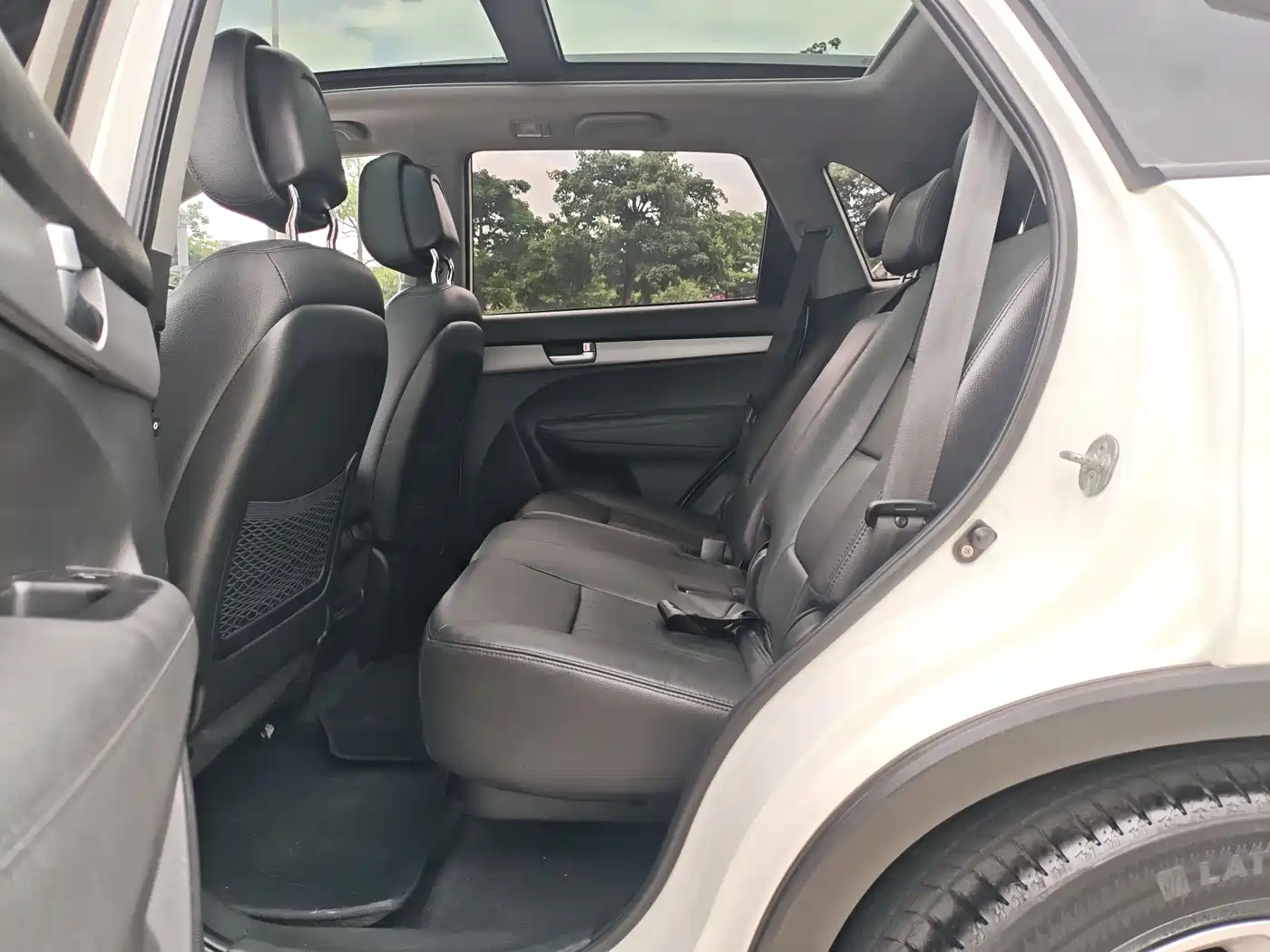 Photo 6 - Kia Sorento