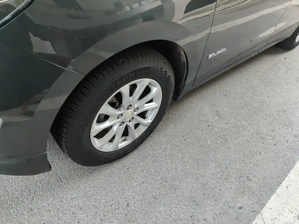 Фото 23 - Chevrolet Equinox