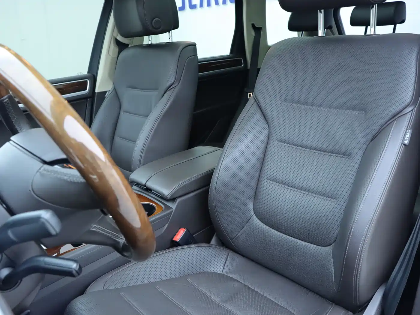 Volkswagen Touareg 2015 3.0TSI Comfort Edition фото 6