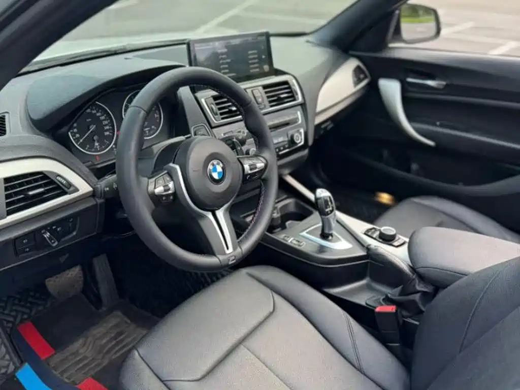 BMW 2 Series (Import) 2016 2015 220i Convertible Coupe Leading