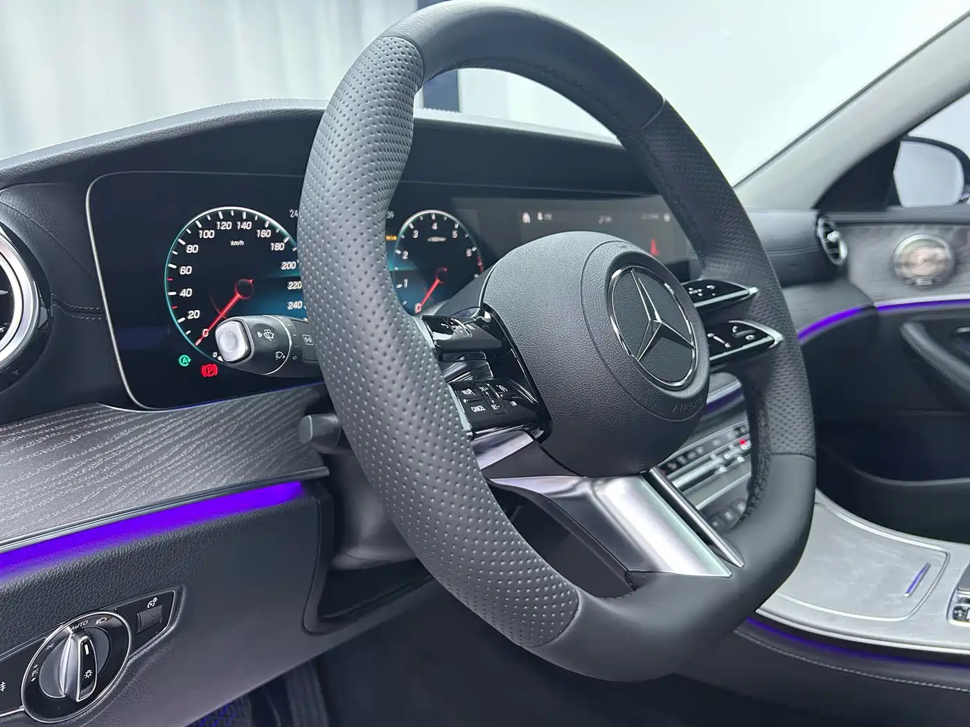 Mercedes-Benz E-Class 2022 Facelift E 300 L Sport Fashion Style фото 7