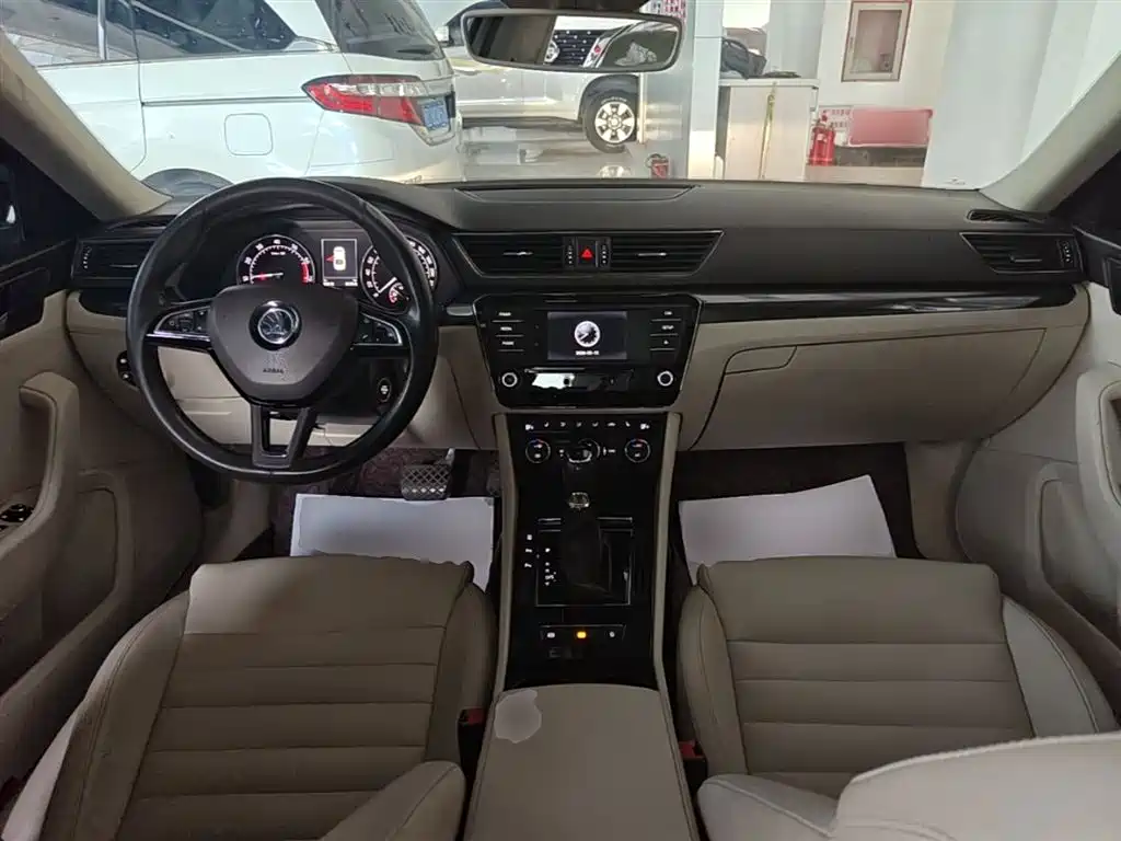 Škoda Superb 2016 TSI330 DSG Smart Edition фото 10