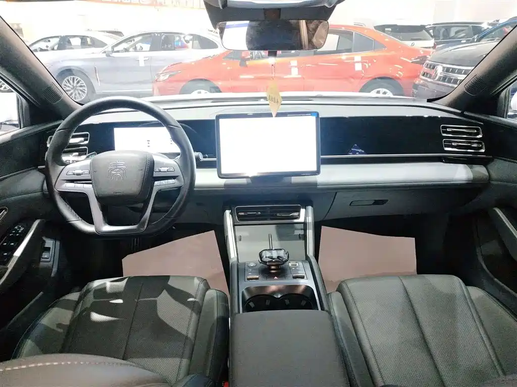 BYD Qin L 2025 DM-i Smart Drive Edition 80KM Leading фото 10