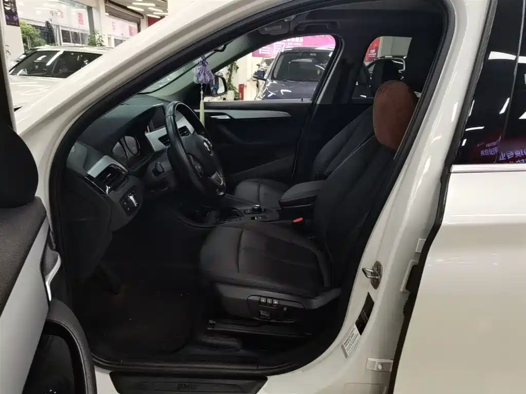 BMW X1 2019 sDrive20Li Leading Model фото 15