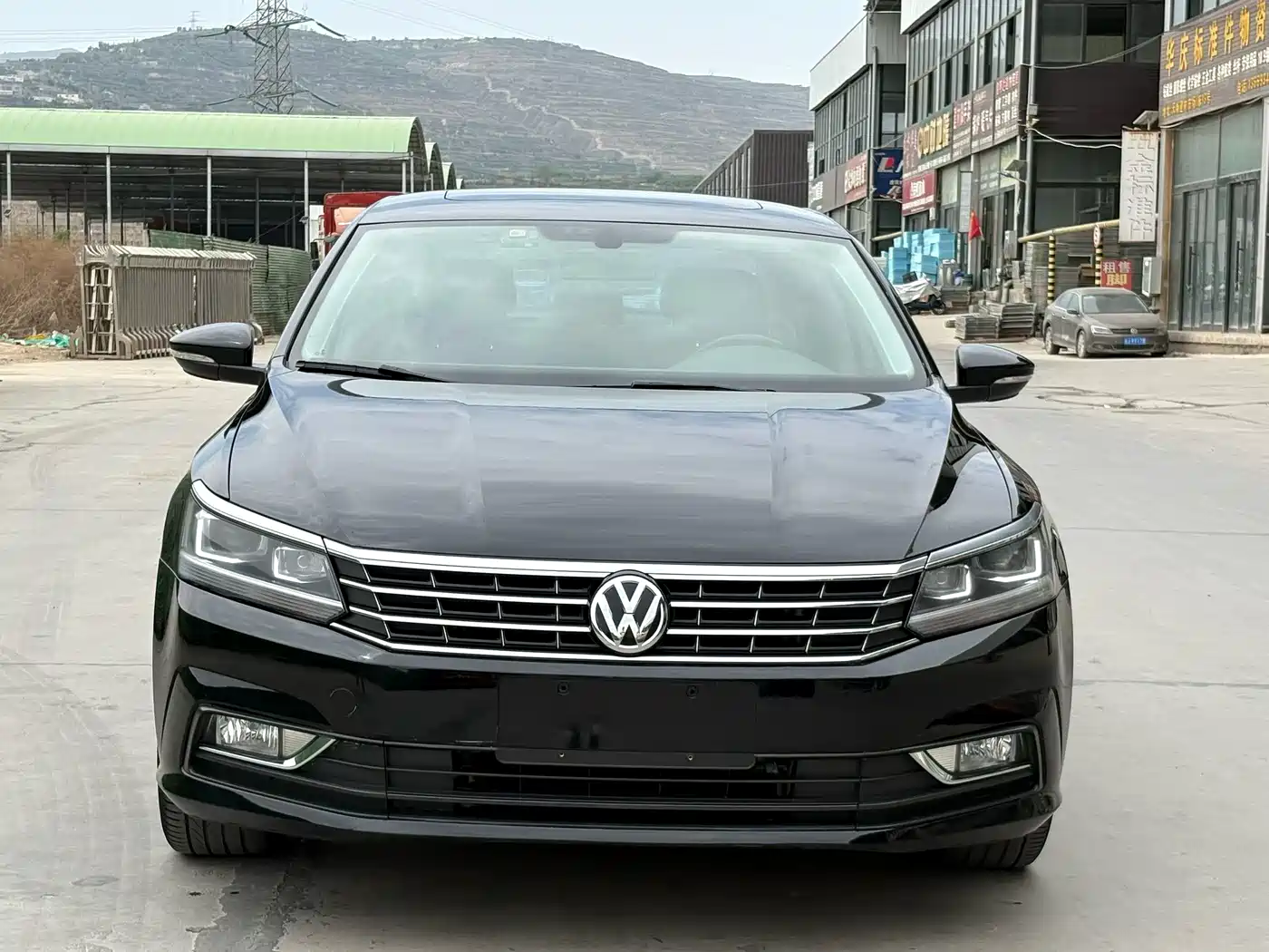 Volkswagen Passat 2016 330TSI DSG Honor Edition фото 2