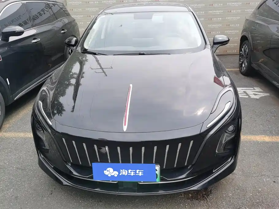 Hongqi E-QM5 2023 Facelift Basic Travel Edition фото 2