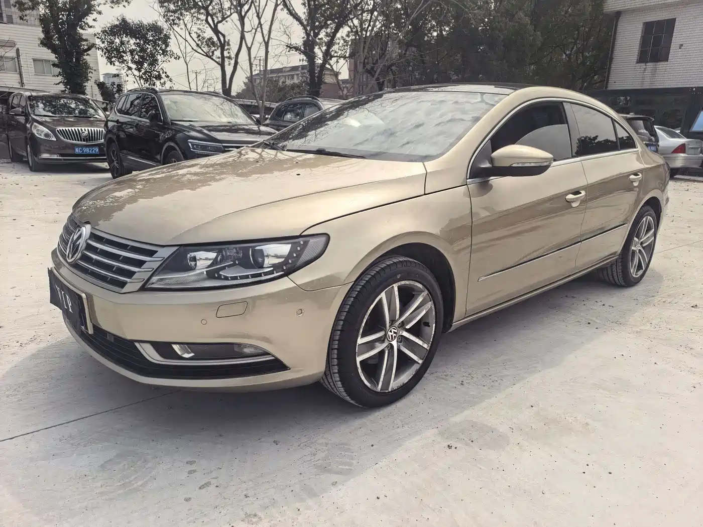 Volkswagen FAW-Volkswagen CC 2013 1.8TSI Premium фото 3