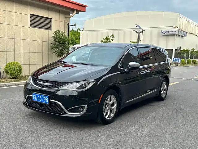 Chrysler Grand Voyager (Import) 2017 3.6L Premium Edition