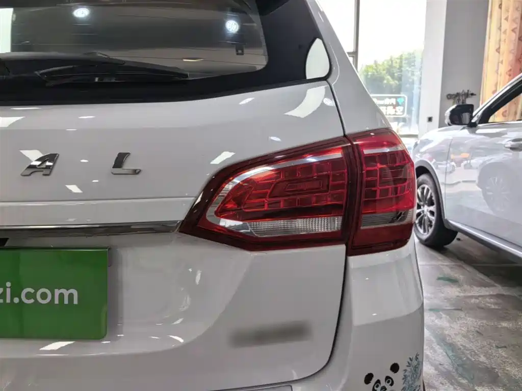 Haval H6 2015 Sport 1.5T Automatic 2WD Luxury фото 8