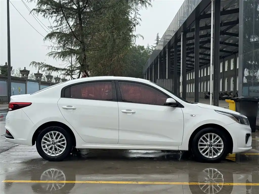 Kia K2 2017 Sedan 1.4L AT 15th Anniversary Special Edition GLS фото 6