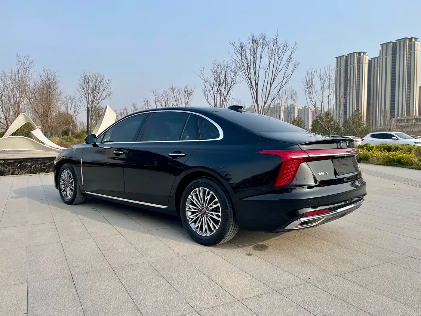 Hongqi H5 2024 1.5T DCT Smart Connect Flag Rhythm Edition фото 19