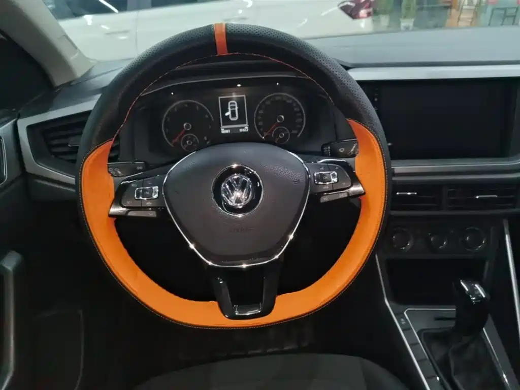 Volkswagen Polo 2019 Plus 1.5L Automatic Panorama Enjoyment Edition фото 11