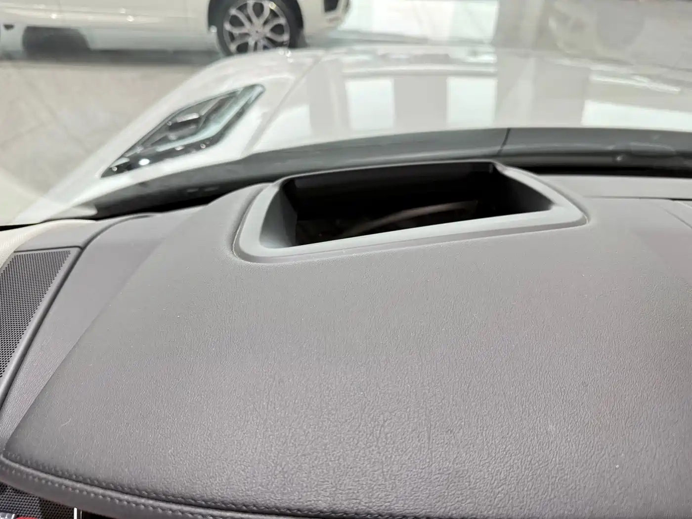 Land Rover Range Rover Sport 2022 3.0 L6 Gloss Black Edition фото 14