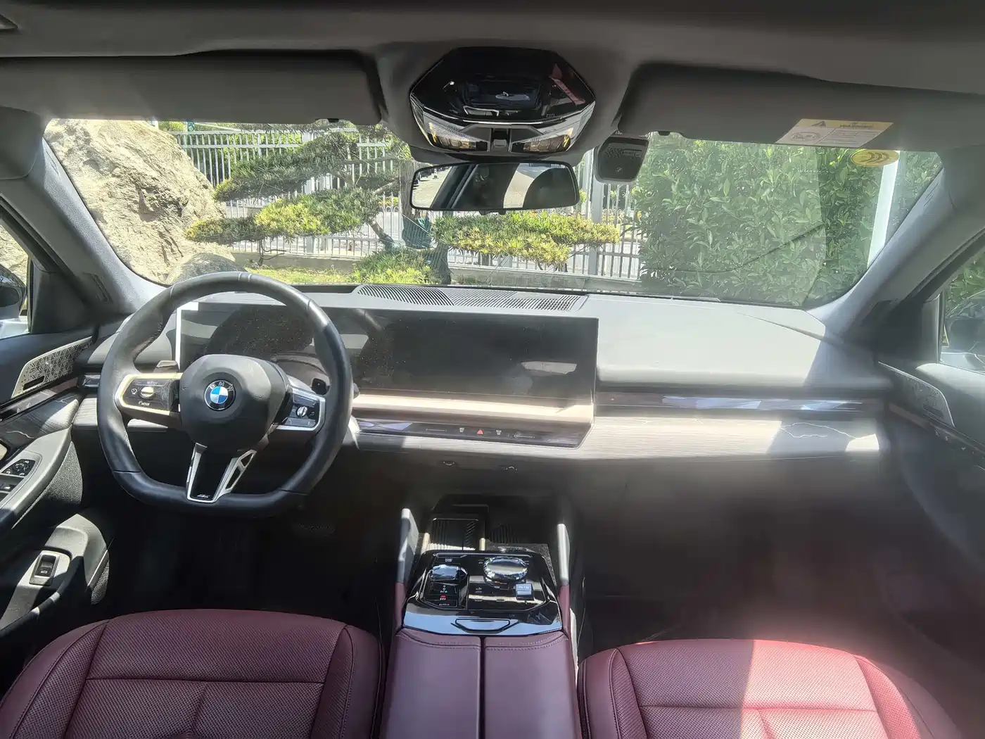 BMW 5 Series 2026 530Li Exclusive M Sport Package фото 9