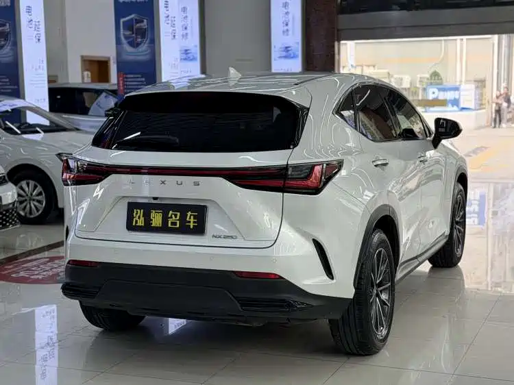 Lexus NX 2022 260 FWD Innovation Edition фото 4
