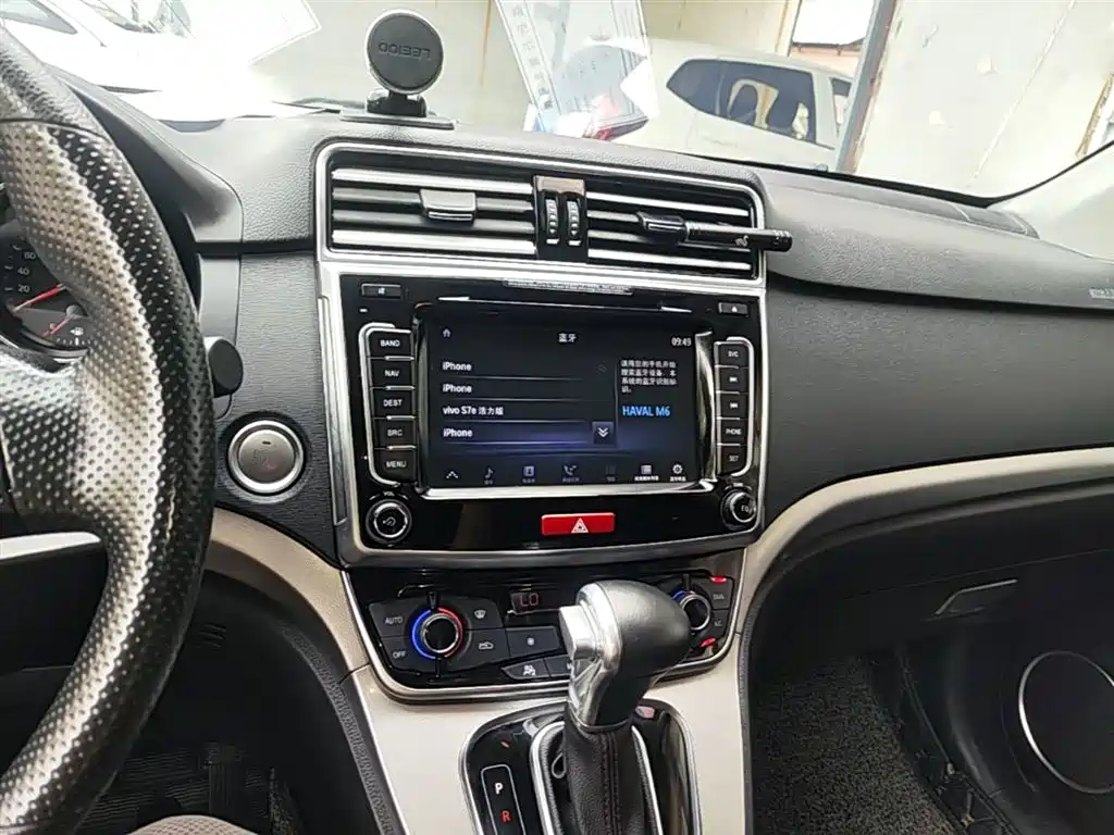 Haval M6 2017 1.5T Automatic 2WD Urban фото 13