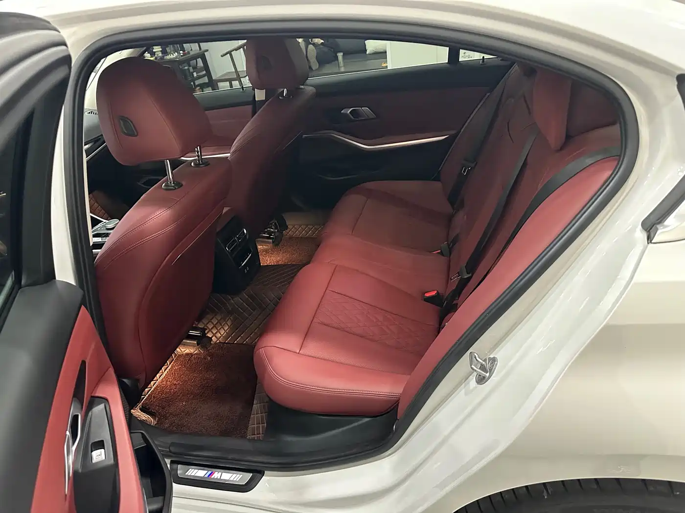 BMW 3 Series 2023 320Li M Sport Package фото 8