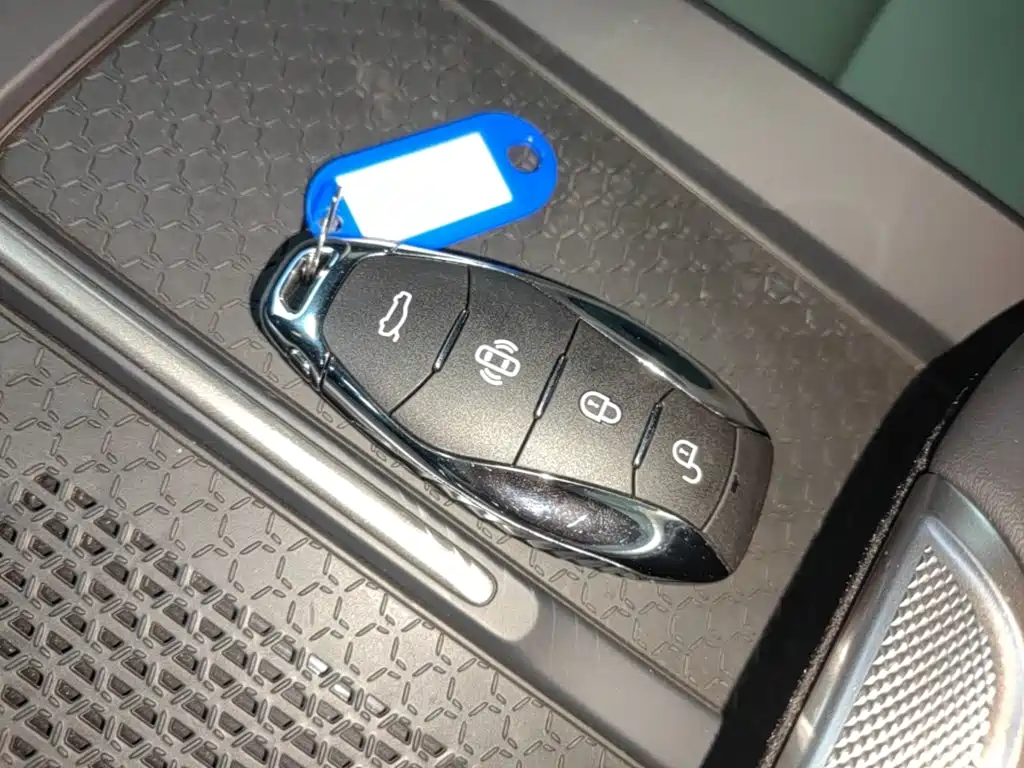 Hongqi EH7 2026 2025 690 Smart Selection Edition