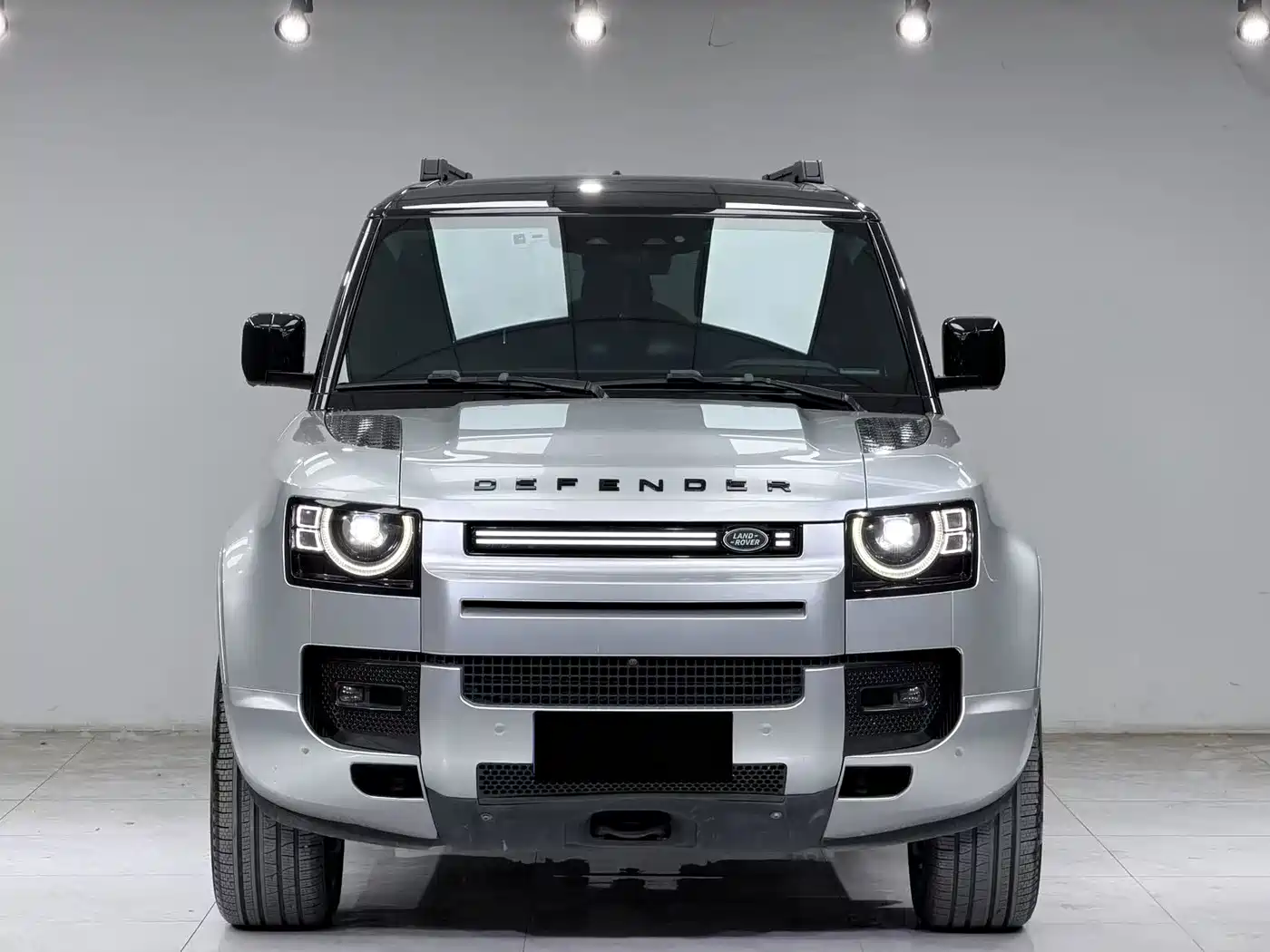 Land Rover Defender 2022 Model 90 3.0T P400 XS