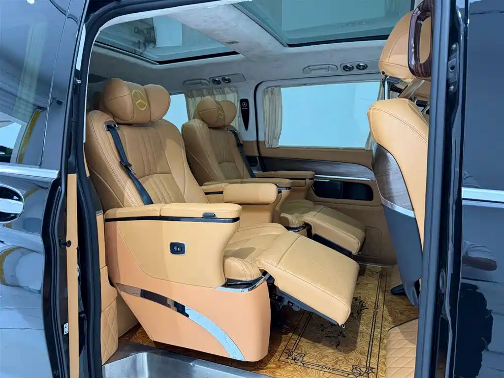 Mercedes-Benz V-Class 2020 Model V 260 L Long Wheelbase Luxury фото 21