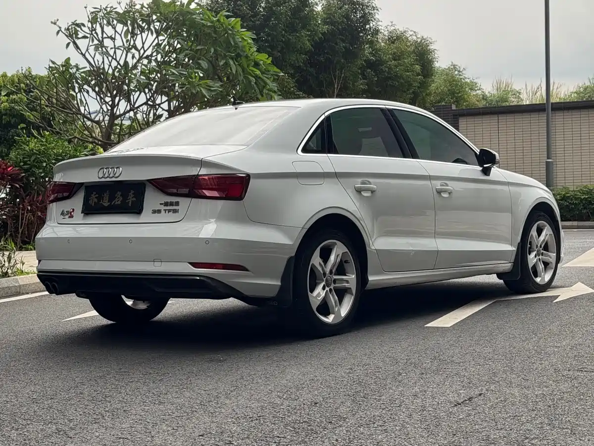 Audi A3 2019 Limousine 35 TFSI Progressive China VI фото 4