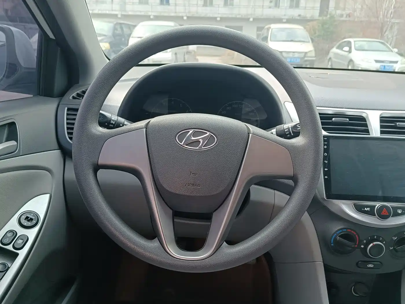 HYUNDAI RENA