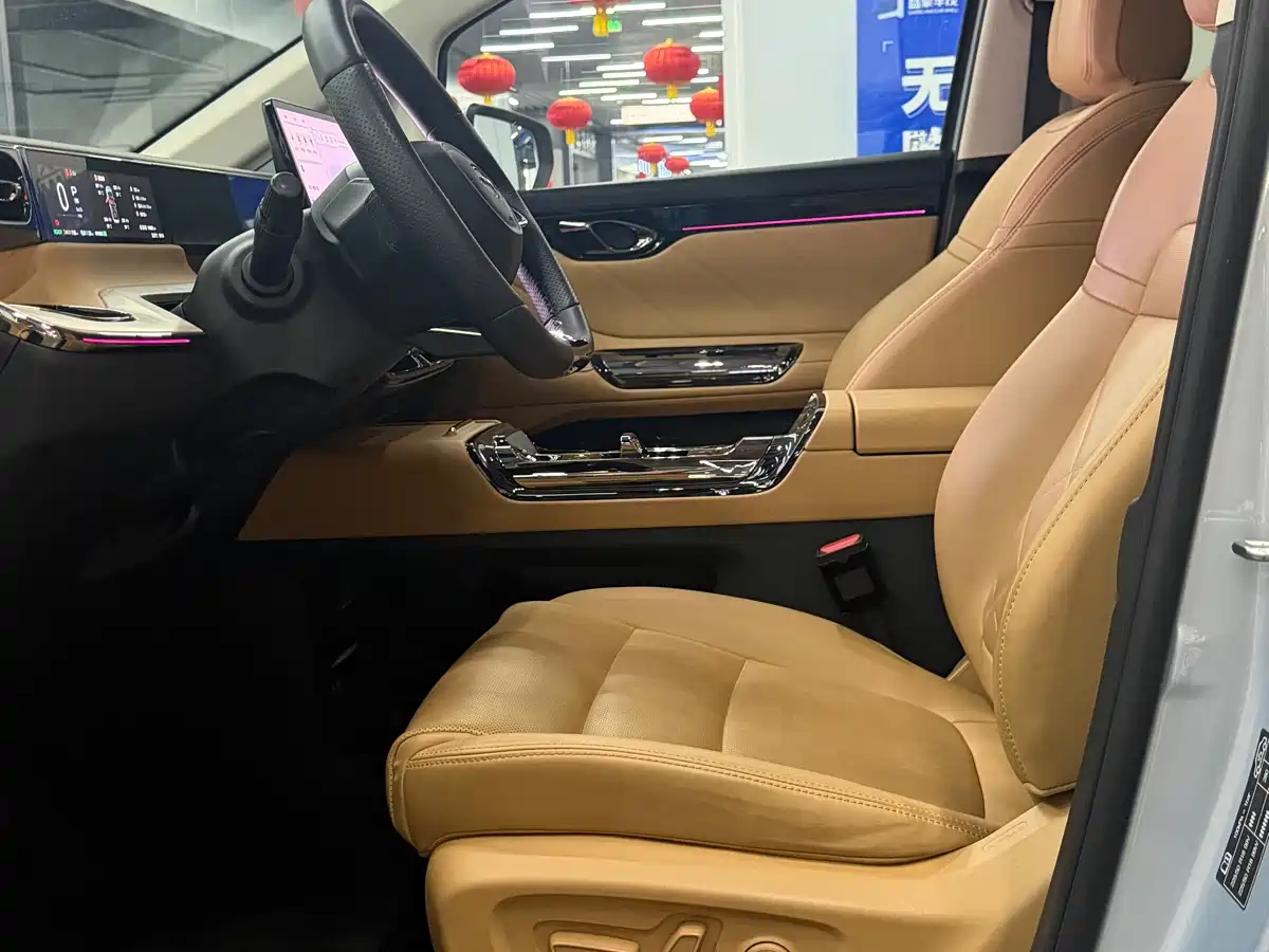 GAC Trumpchi Trumpchi E8 NEV 2024 Model 150km MAX+ фото 8