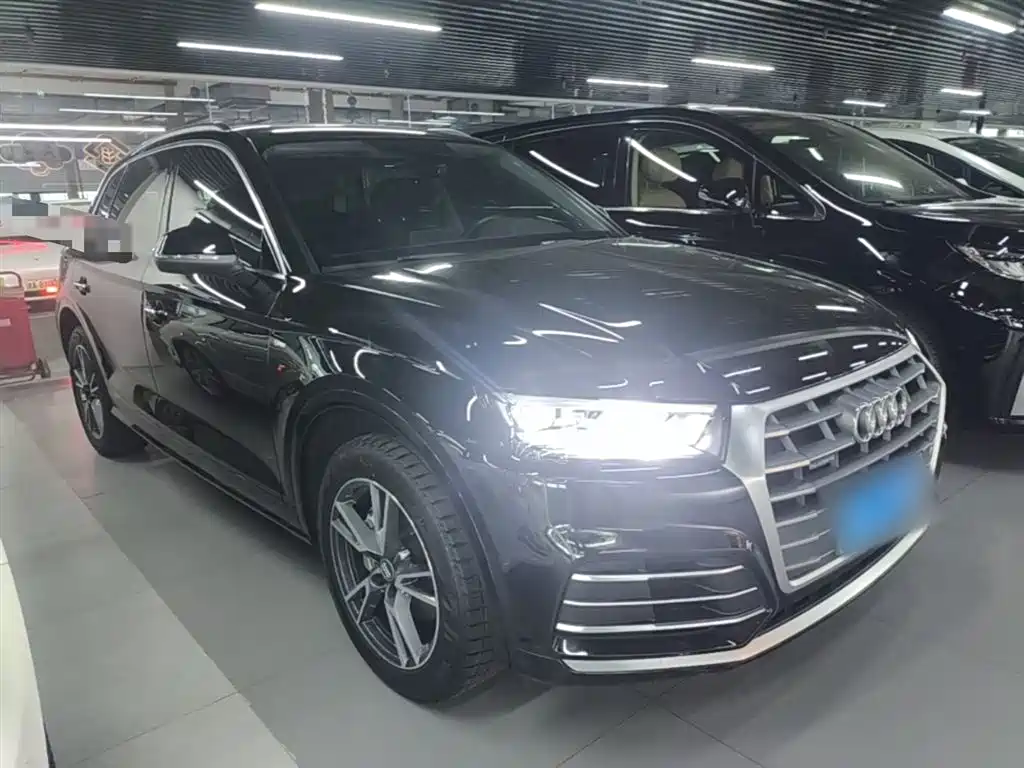 Audi Q5L 2020 Facelift 40 TFSI Honor Fashion фото 4